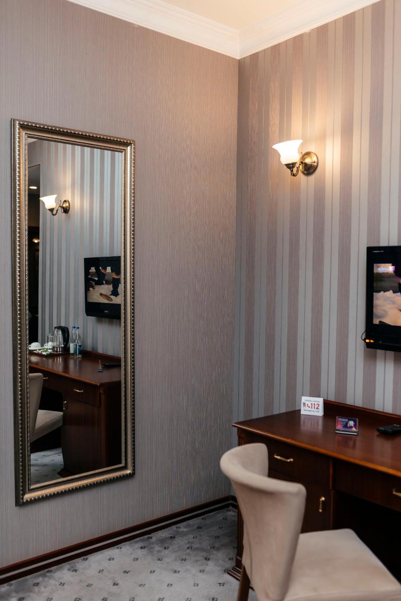 Capitol Hotel Баку Екстериор снимка