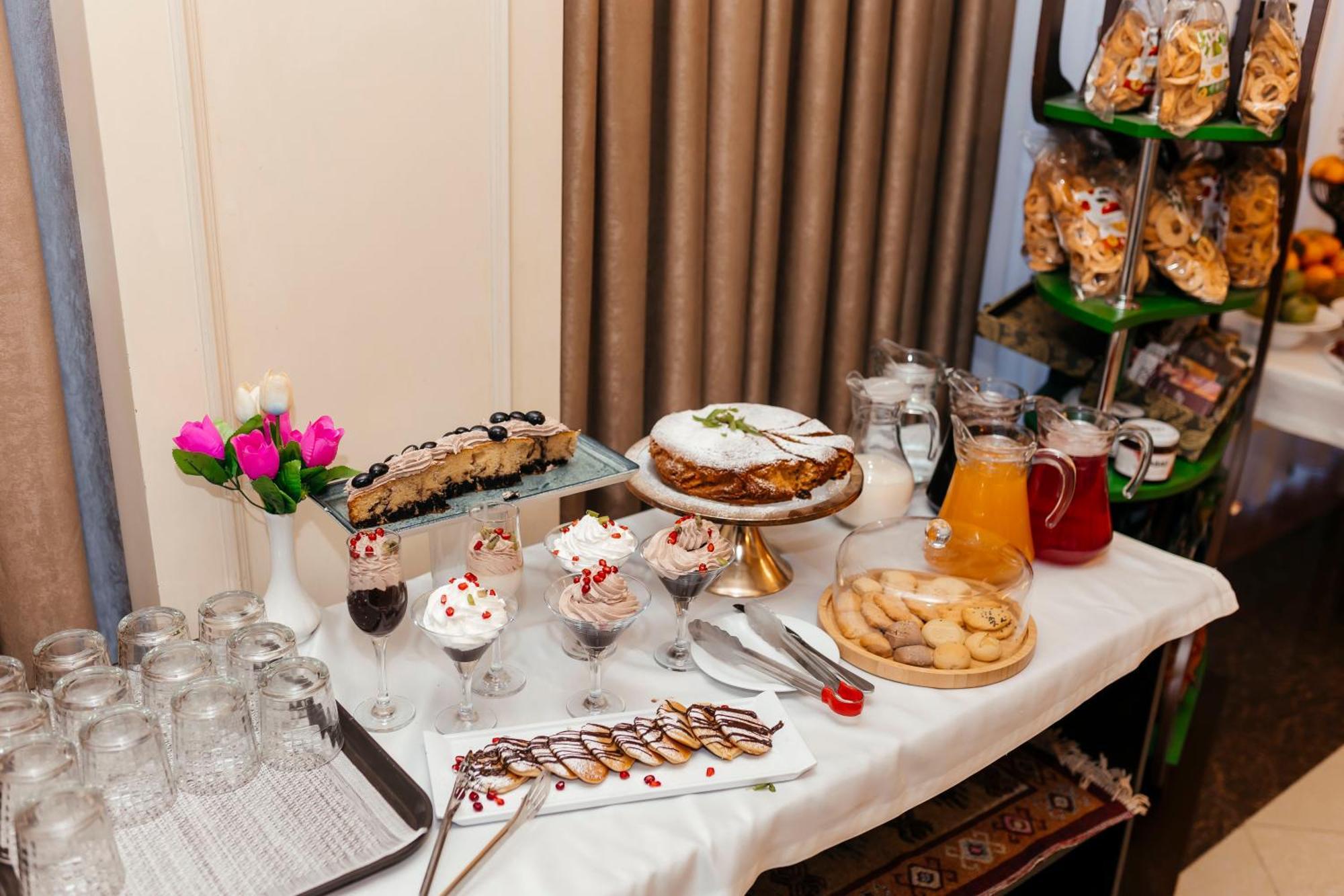 Capitol Hotel Баку Екстериор снимка