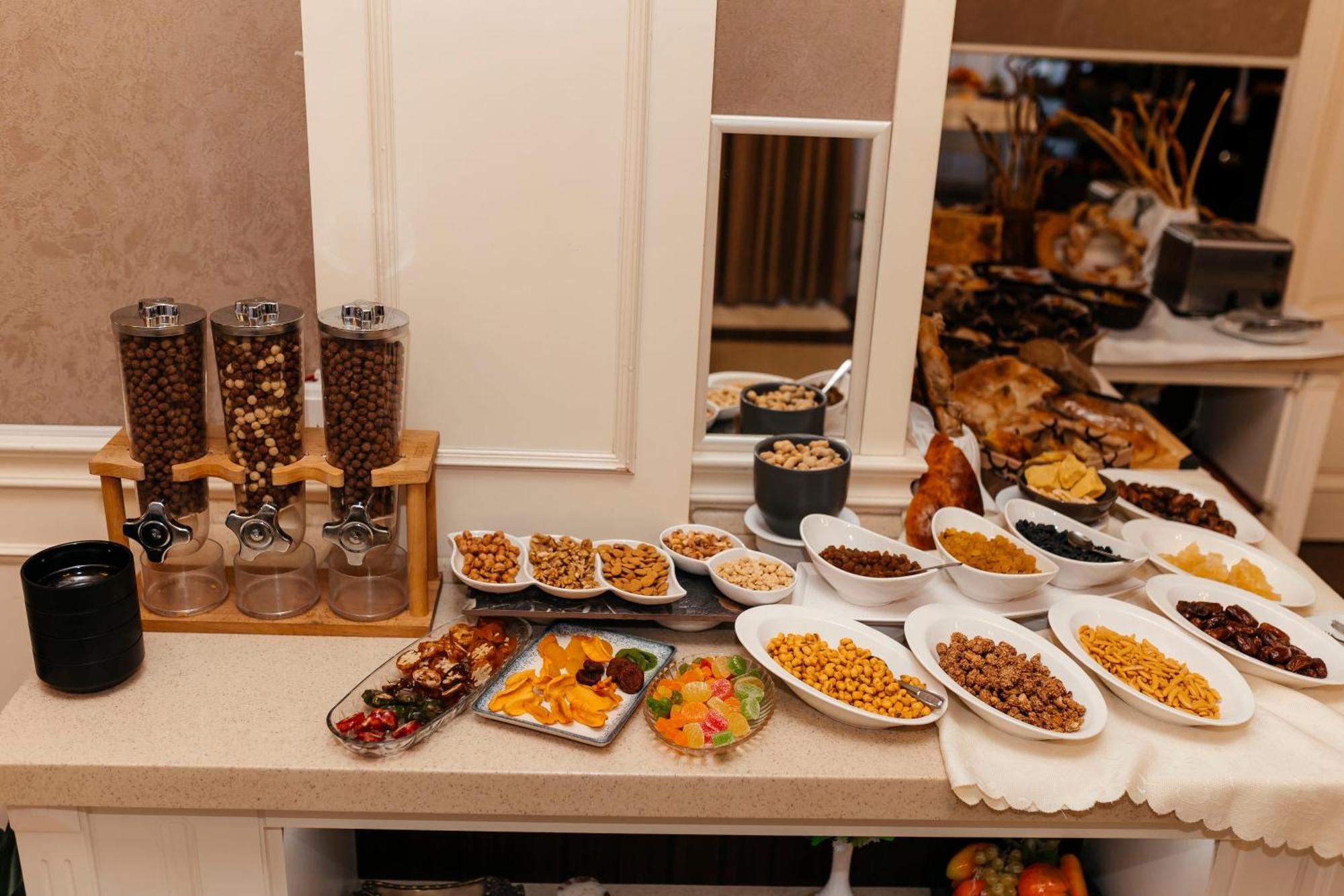 Capitol Hotel Баку Екстериор снимка