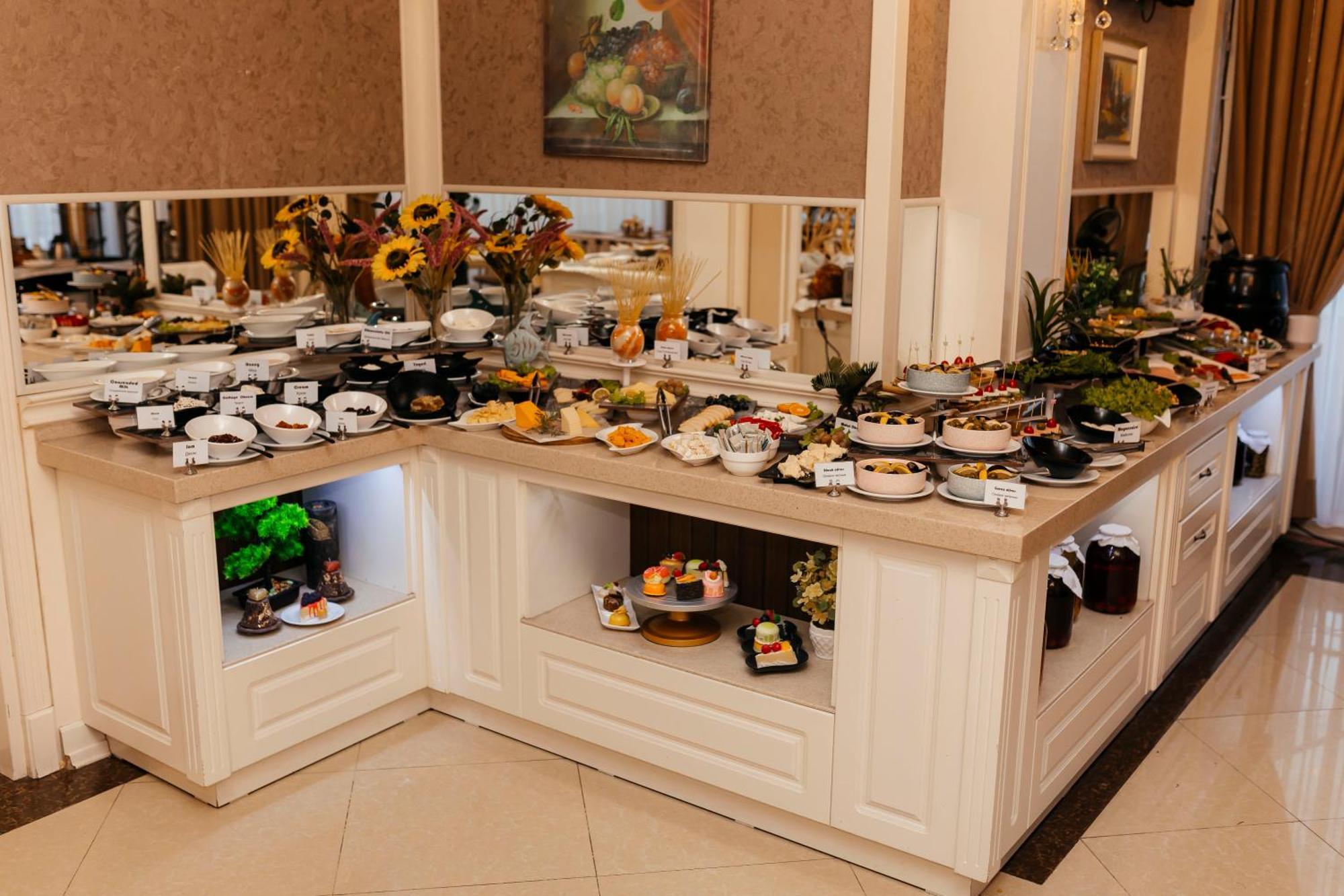 Capitol Hotel Баку Екстериор снимка