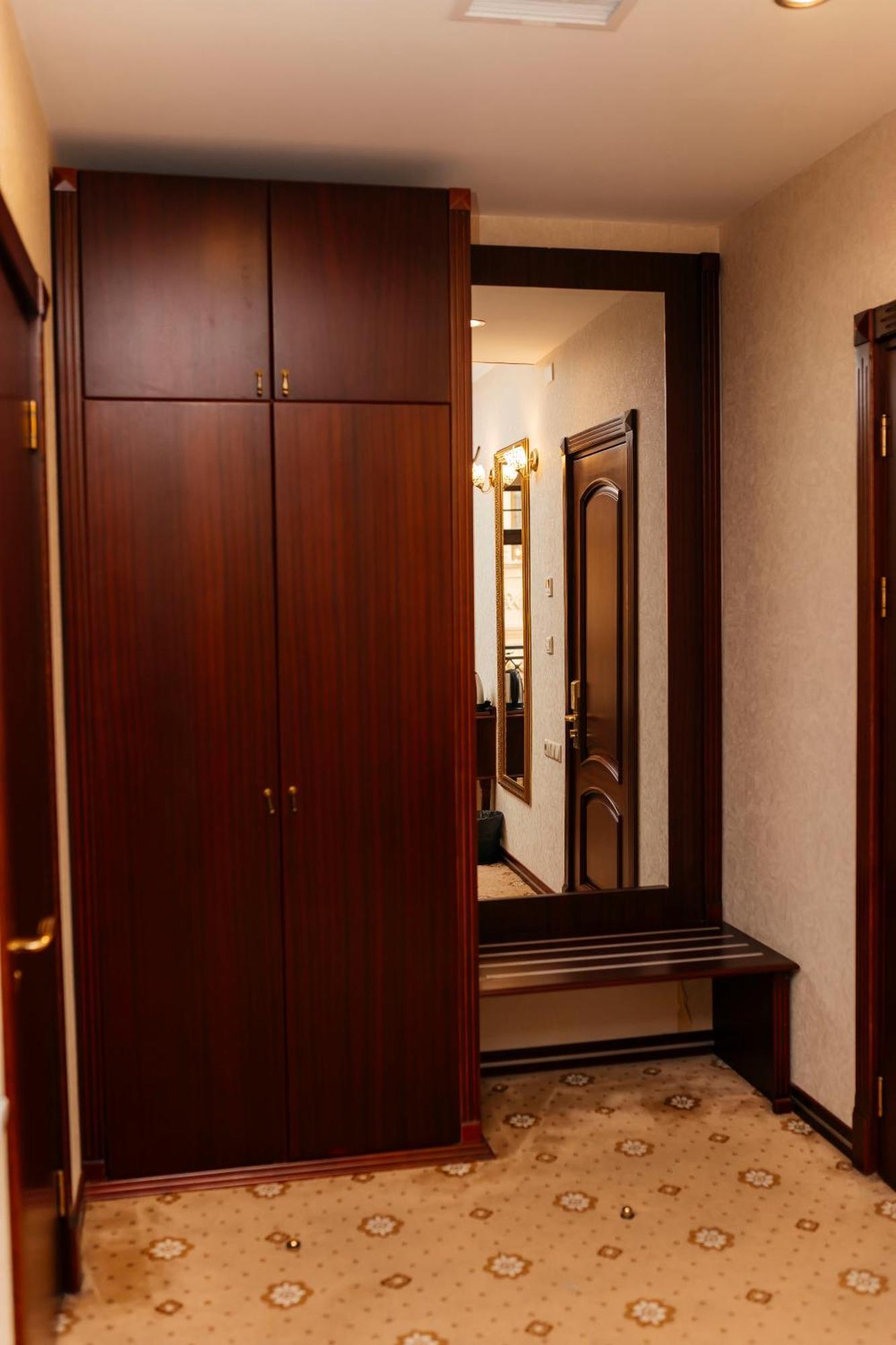 Capitol Hotel Баку Екстериор снимка